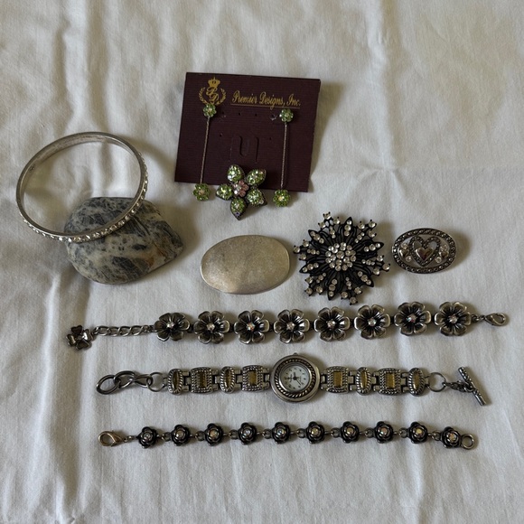 Premier Designs Jewelry - Premier Designs 9 piece lot, black, silver and mixed metal tones